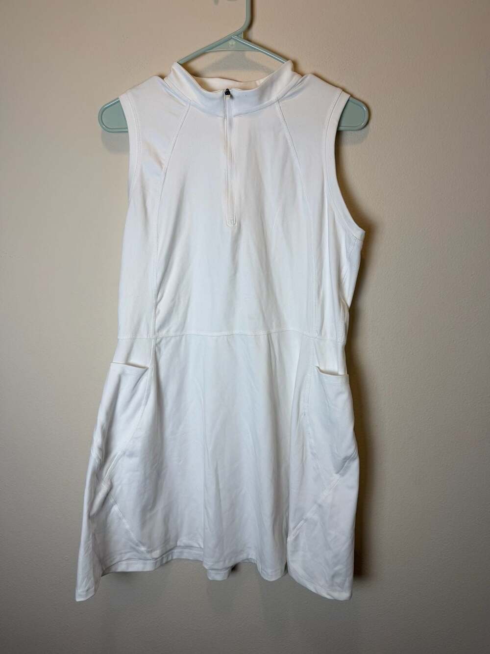 Danskin Athletic Dress Size L White